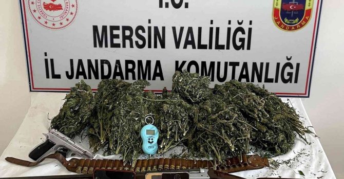 Mersin’de uyuşturucu satıcılarına operasyon: 2 kişi tutuklandı