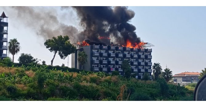 Alanya’da korkutan otel yangını