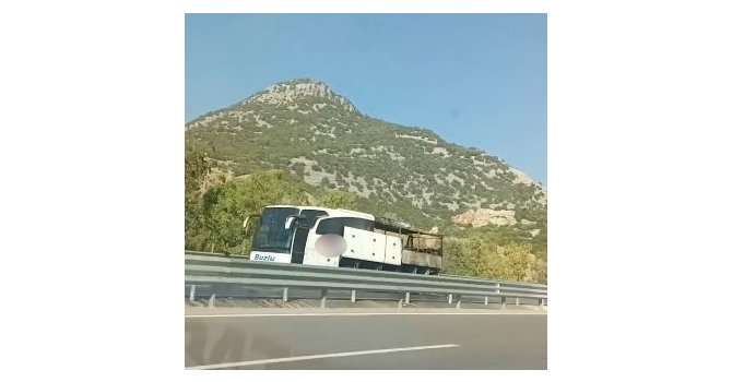 Yolcu otobüsü alev alev yandı
