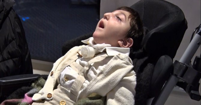 Bir yaşını doldurmadan 3 ay ömür biçilen Ata bebek 4,5 yaşında hayatını kaybetti