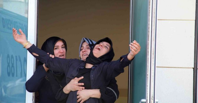 Genç motosiklet sürücüsünün hayatını kaybettiği kaza anı kamerada