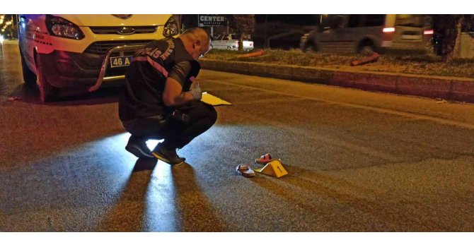 Otomobilin çarptığı 2 kardeş ağır yaralandı