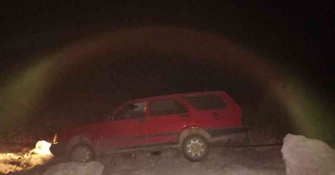 Şarampole devrilen otomobilin sürücüsü hayatını kaybetti