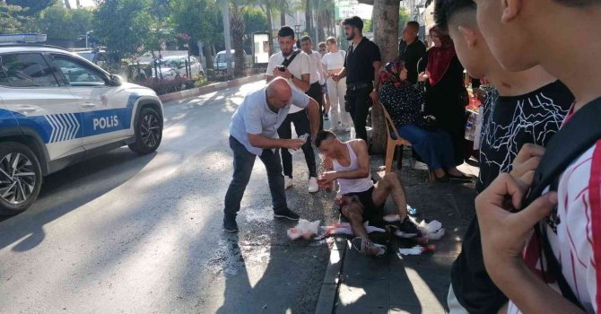 Dövme yaptırmak için gittiği dükkanda önce dövüldü sonra bıçaklandı