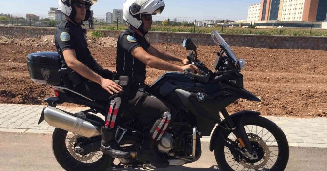 Sağlık raporuna götürülen hırsızlık zanlısı kaçınca film gibi görüntüler ortaya çıktı