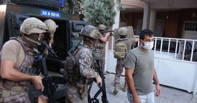 Mersin’de 111 adrese dev uyuşturucu operasyonu