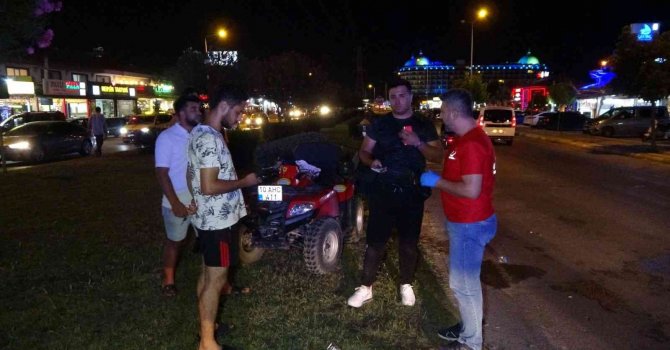 Yoldaki su kaza yaptırdı