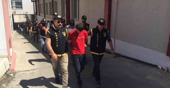 Yaklaşık 450 bin lira değerinde malzeme çalan 12 zanlı yakalandı