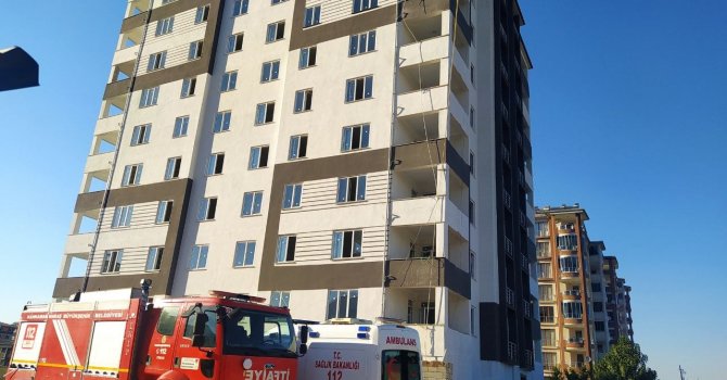 Asansör boşluğuna düşen işçi hayatını kaybetti