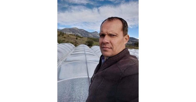 Kumluca’da iki otomobil çarpıştı: 1 ölü 6 yaralı