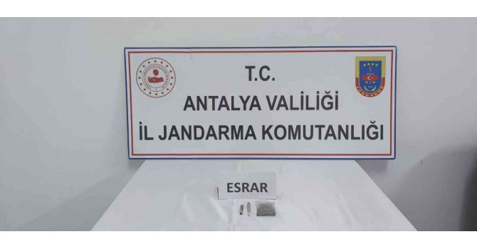 Uyuşturucu sakız kutusundan çıktı