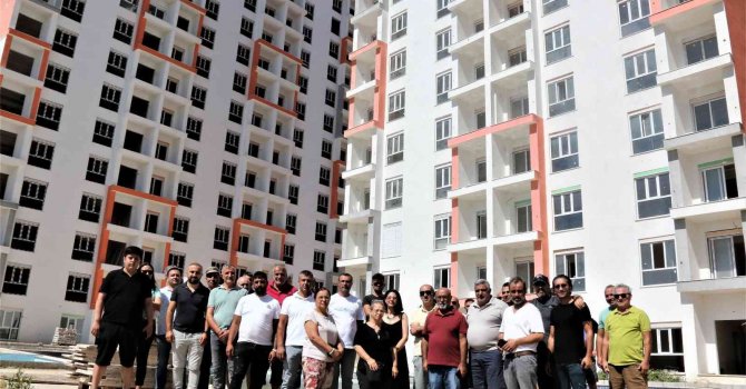 Büyük hayaller ile aldıkları daireleri 11 yıldır tamamlanamadı