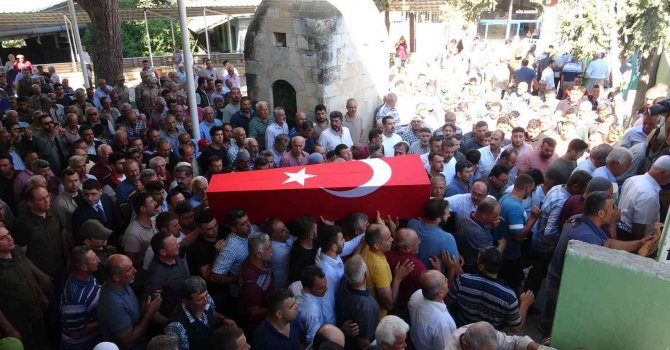 Hatay’da şehit olan av koruma memuru toprağa verildi