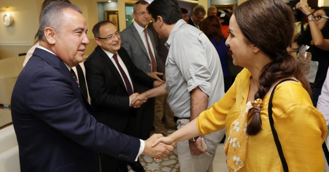 Başkan Böcek personeliyle bayramlaştı