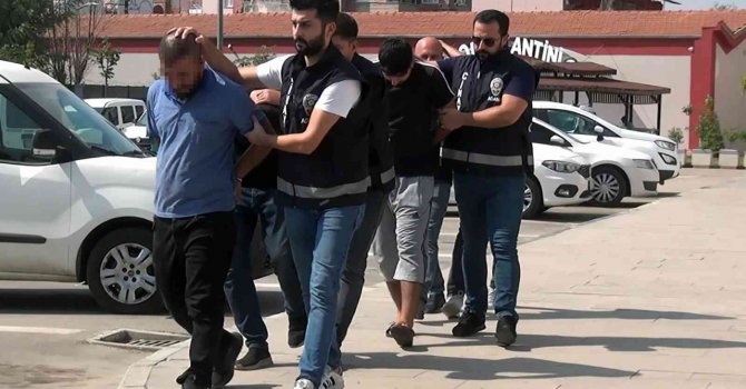 Adana’da küfür kavgası