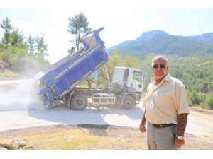 Serik’te 30 kilometrelik grup yolu asfaltlanıyor