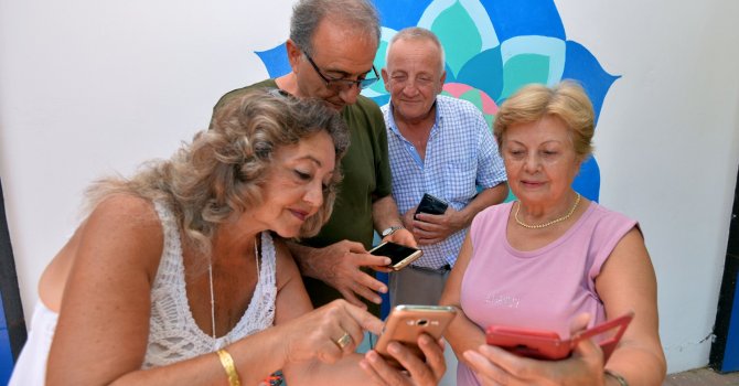 Bilim ve Teknoloji Merkezi’nden yaşlılara özel eğitim