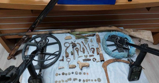 Feke polisinden tarihi eser operasyonu: 4 gözaltı