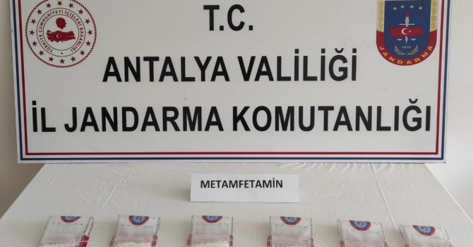 Jandarmanın yakaladığı şahsın üzerinden metamfetamin çıktı