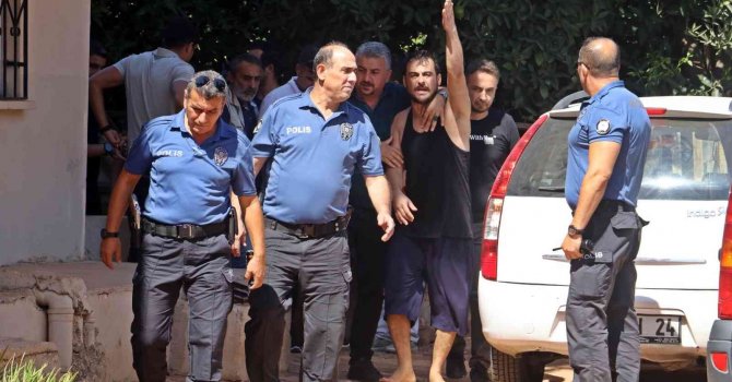 Eşi ve çocuklarını ekmek bıçağıyla rehin aldı, gözaltına alınınca ’Karakola götüre götüre evde bıçak kalmadı" dedi