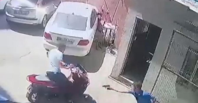 Katilini terlikle kovaladı