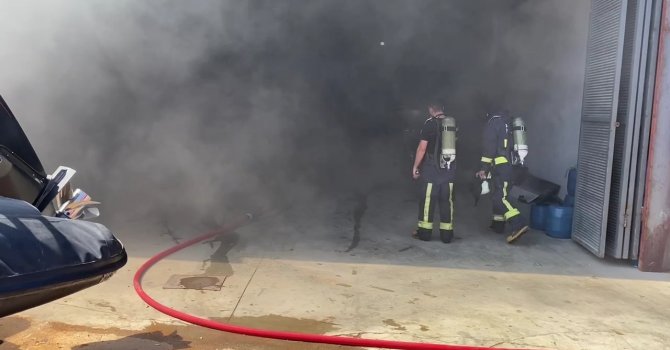 Tekne bakımı yapılan depoda yangın çıktı: 1 yaralı