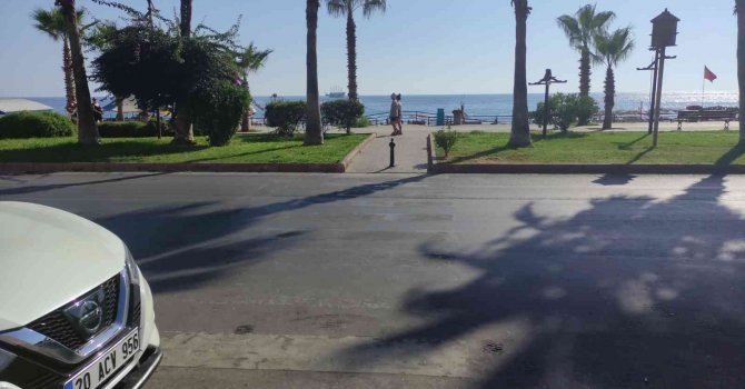 Motosikletin çarptığı hamile anne ve karnındaki ikiz bebekler hayatını kaybetti