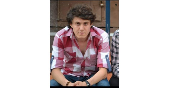 Dairede yangın çıktı, eczacı yaralı kurtarıldı