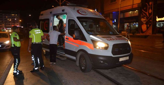 Antalya’da tramvay yolunda kaza: 1 yaralı