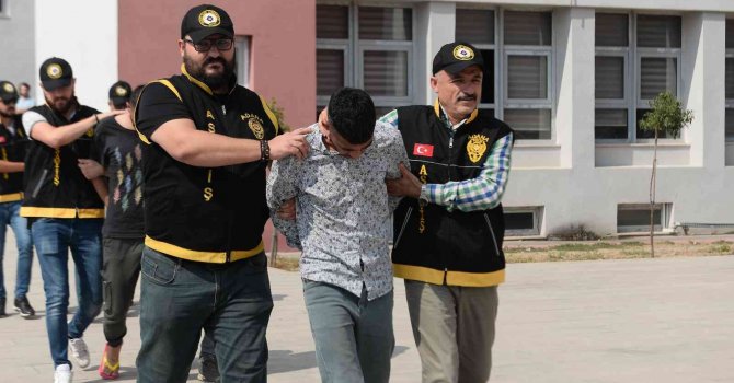 Son 1 ayda 4 motosiklet çalan 2 zanlı tutuklandı