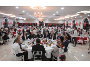 Gazi ve şehit yakınlarına onur yemeği