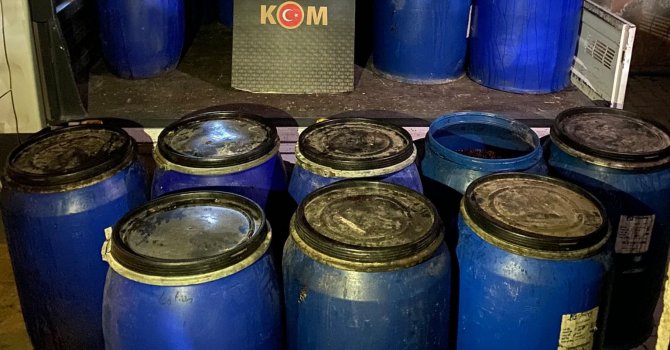 Hatay’da 3 ton sahte içki ele geçirildi