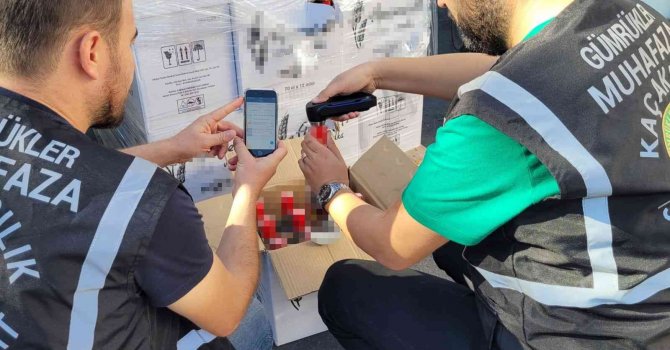 Mersin’de piyasa değeri 20 milyon lira olan 5 tır kaçak içki ele geçirildi