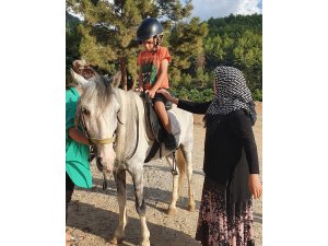 Alanya Belediyesi’nden, görme engellilere binicilik eğitimi