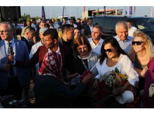 Yaşlı kadından Türkan Şoray’a şok: "Fatma Girik öldü, sen ölme, bak kendine”