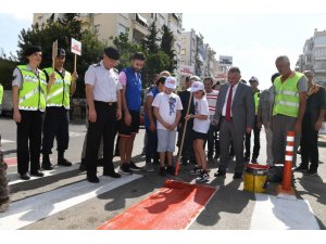 Antalya’da, ‘Yayalara Öncelik Duruşu, Hayata Saygı Duruşu" etkinliği düzenlendi