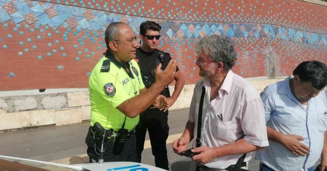 Kazaya karışan sürücü trafik polislerini adeta canından bezdirdi