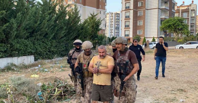 Almanların korkulu rüyası çete Mersin’de çökertildi