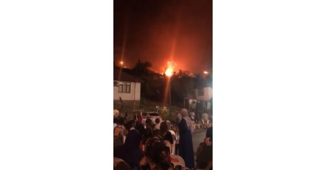 Alev alev yanan evdeki tüp patlaması vatandaşları korkuttu