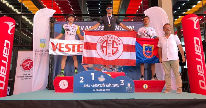 Antalyaspor madalyaları topladı