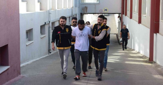 “Neden evleri gözetliyorsun” cinayetine 3 tutuklama