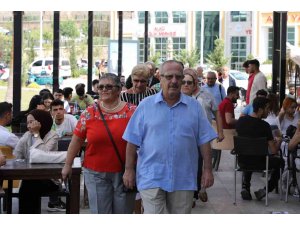 60+ Tazelenme Üniversitesinde ilk ders heyecanı