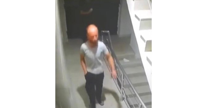 Ayakkabı hırsızları kameraya yansıdı