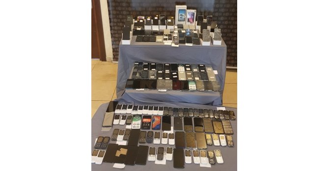 Osmaniye’de 264 adet gümrük kaçağı cep telefonu ele geçirildi