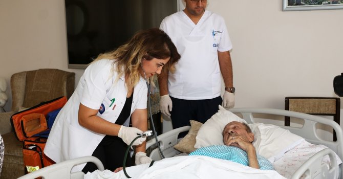 Büyükşehir Belediyesi hastalara evde bakım desteği veriyor