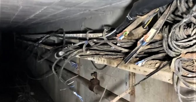 Antalya’da yer altındaki kablolara dadanan hırsızlar, hal esnafının elektriğini ve internetini kesti