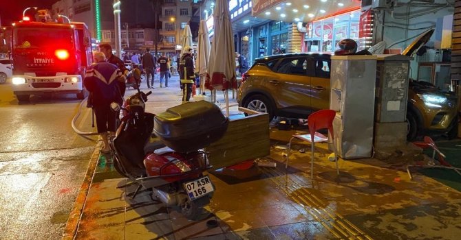 82 yaşındaki sürücü ortalığı savaş alanına çevirdi: 3 yaralı