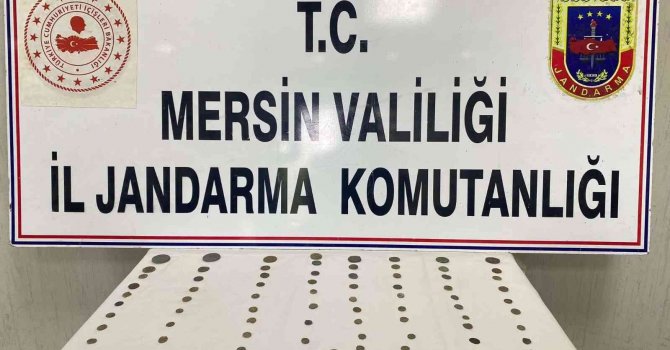 Mersin’de 80 bronz sikke ele geçirildi