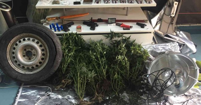 Yedek lastikten esrar çıktı