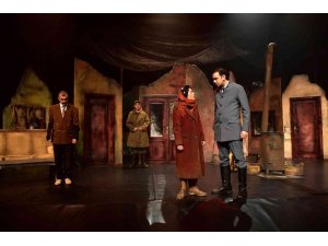 ’Buzlar çözülmeden’ oyunu Adana yolcusu